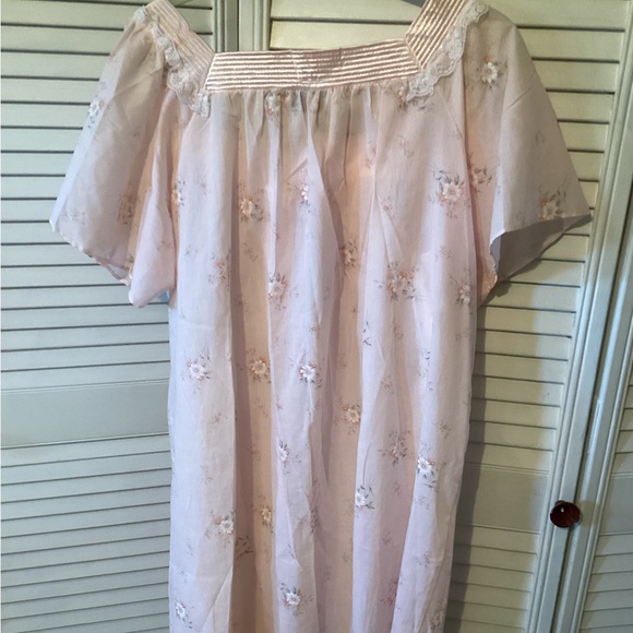 Previews USA ladies lightweight summer house coat, size missing probably large - Picture 5 of 8